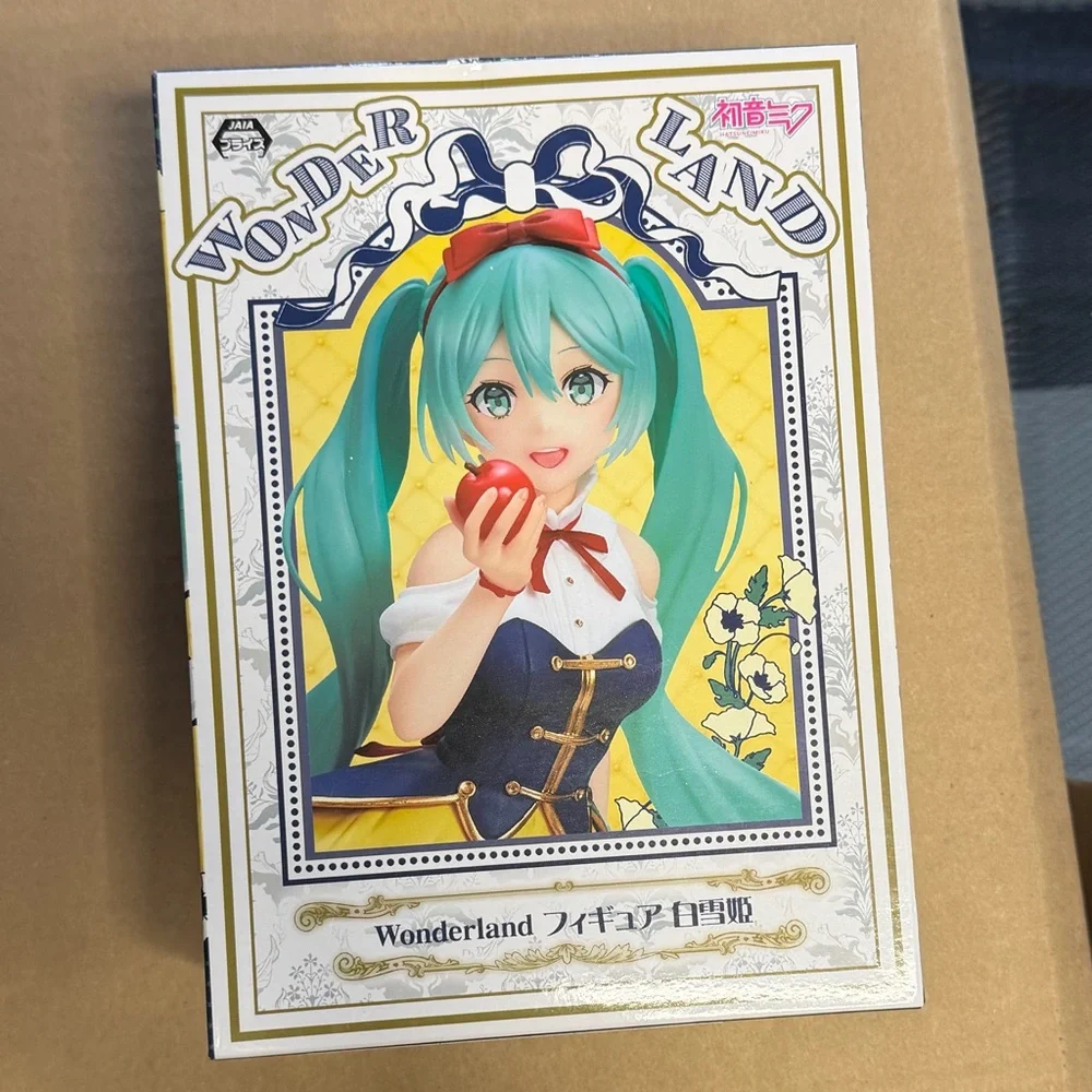 BNIB Wonderland Vocaloid Hatsune Miku Snow White Figure